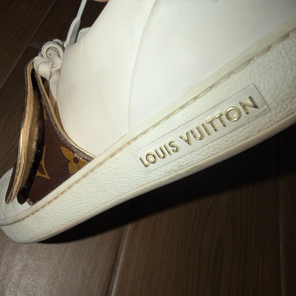 Louis Vuitton Cream Leather Sneakers with Brown Monogram Detail authentic - Picture 7 of 9